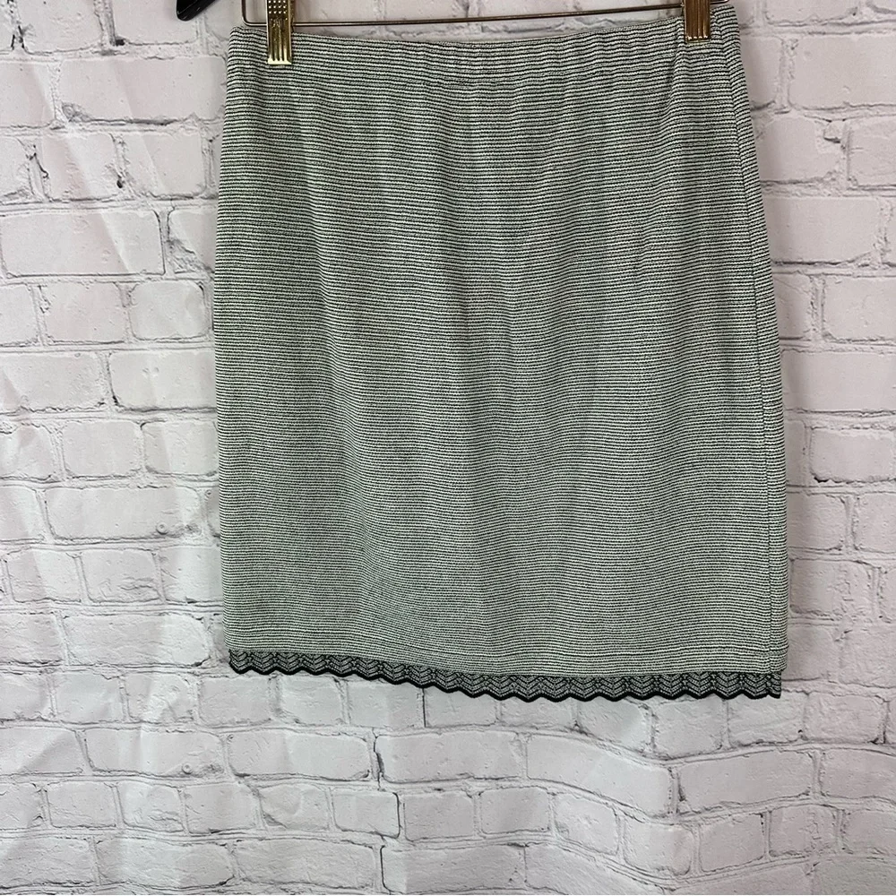 St. John Collection by marie gray Black white textured knit Pencil Skirt sz 4